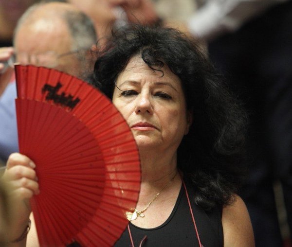 Εκρηξη στο twitter για την τουρκοκρατία της Βαγενά -«Σκλαβιά ψήφισες κ. Αννα;» [εικόνες] | iefimerida.gr 2