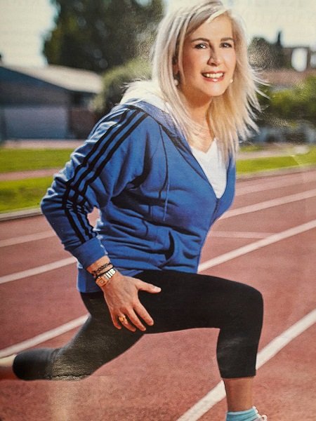 Η Αυλωνίτου του ΣΥΡΙΖΑ ποζάρει με μαγιό-«Ο Λοβέρδος, ο πιο ωραίος άντρας της Βουλής» [εικόνες] | iefimerida.gr 1