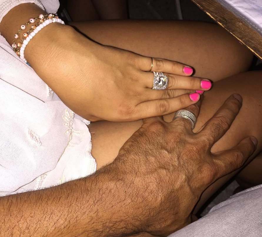 Χωρίζει ο δισεκατομμυριούχος Αλκης Δαυίδ με την καλλονή σύζυγό του; Τι λένε οι ίδιοι για την κρίση στο γάμο τους [εικόνες] | iefimerida.gr 5