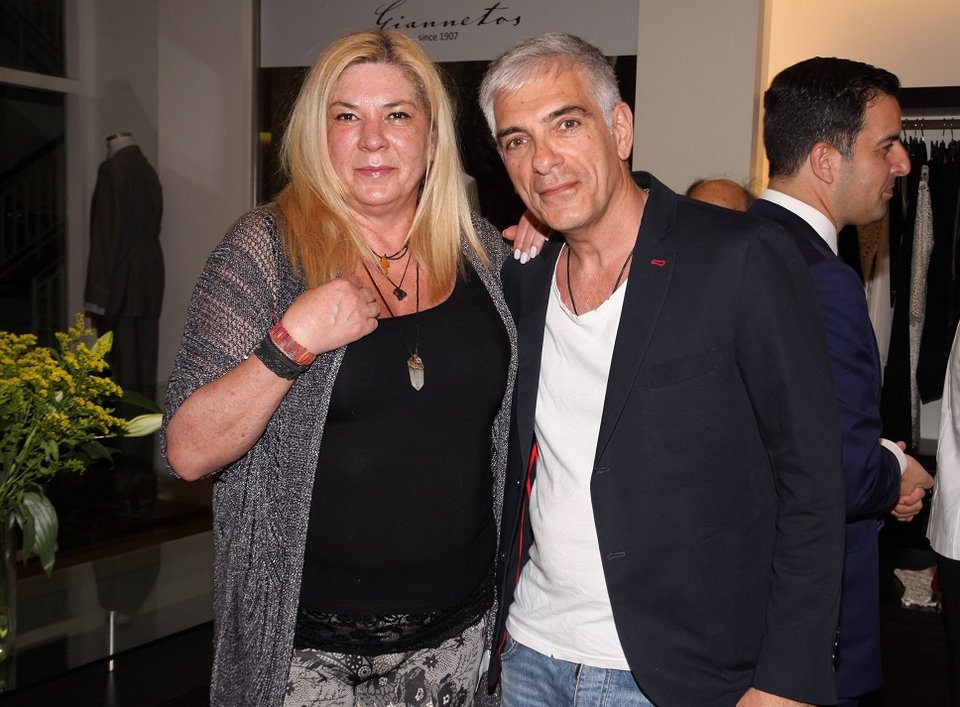 Αγνώριστη η Δήμητρα Λιάνη: Αμακιγιάριστη στα εγκαίνια καταστήματος ρούχων [εικόνες]   | iefimerida.gr 1