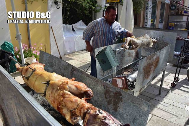 Ενα Ναύπλιο, αλλιώς: Γέμισε σούβλες με οβελίες [εικόνες & βίντεο] | iefimerida.gr 0