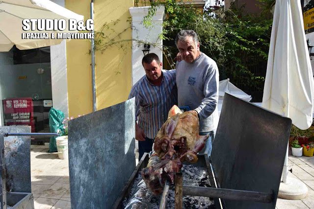 Ενα Ναύπλιο, αλλιώς: Γέμισε σούβλες με οβελίες [εικόνες & βίντεο] | iefimerida.gr 6