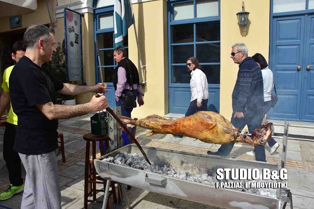 Ενα Ναύπλιο, αλλιώς: Γέμισε σούβλες με οβελίες [εικόνες & βίντεο] | iefimerida.gr 5