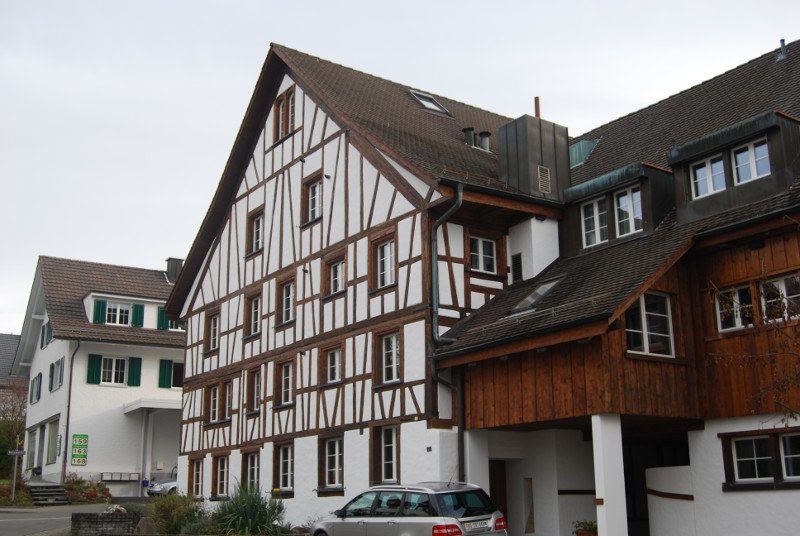 Το μοναδικό χωριό στην Ευρώπη που απαγορεύονται οι πρόσφυγες -Ζουν ζάμπλουτοι [εικόνες] | iefimerida.gr 3