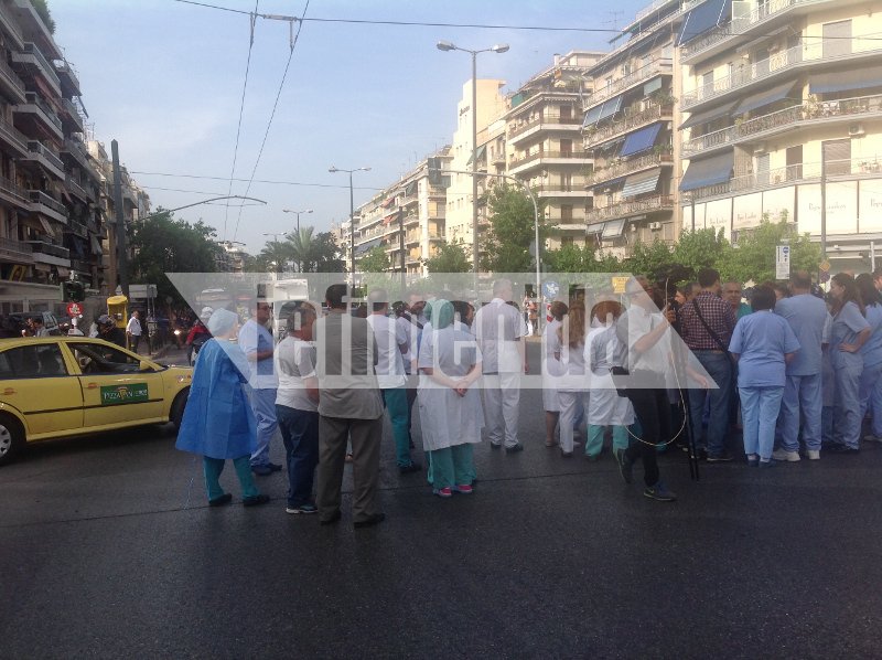 Κραυγή αγωνίας από τους εργαζόμενους στον Ερυθρό Σταυρό: Θα λιποθυμήσουμε, δουλεύουμε πάνω από τις αντοχές μας [εικόνες] | iefimerida.gr 2