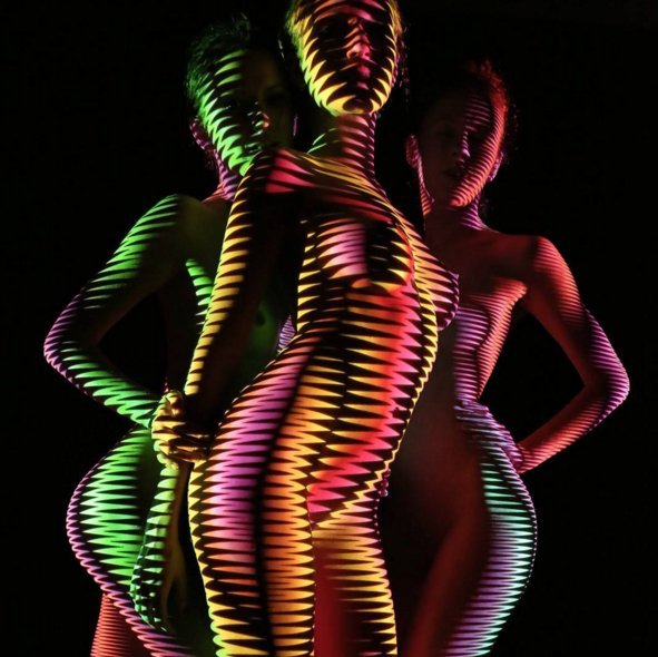 Γυμνές γυναίκες μόνο με φως και σκιές -Ενας φωτογράφος αποτυπώνει το γυμνό αλλιώς [εικόνες & βίντεο] | iefimerida.gr 1