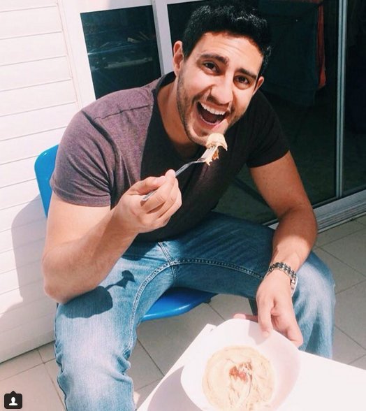 «Καυτοί» άνδρες με χούμους «τρελαίνουν» το Instagram [εικόνες] | iefimerida.gr 9