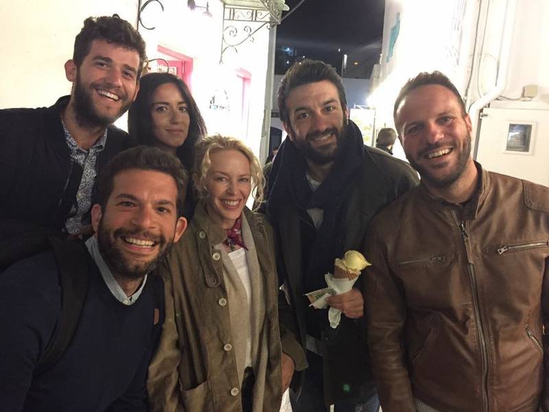 Εκπληξη: Η Κάιλι Μινόγκ με τον σύντροφό της στη Σίφνο [εικόνα] | iefimerida.gr 0