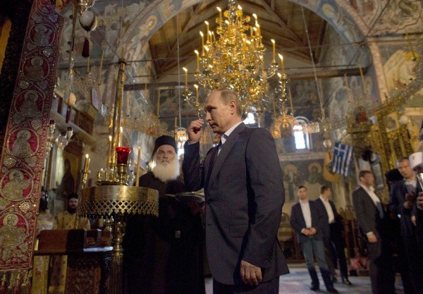 Στο μοναστήρι του Αγιου Παντελεήμονα έφτασε ο Πούτιν [εικόνες & βίντεο] | iefimerida.gr 1
