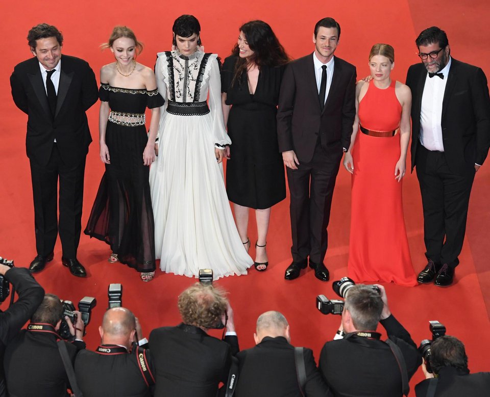 Η κόρη του Τζόνι Ντεπ είναι η νέα Μπριζίτ Μπαρντό της Γαλλίας [εικόνες] | iefimerida.gr 1