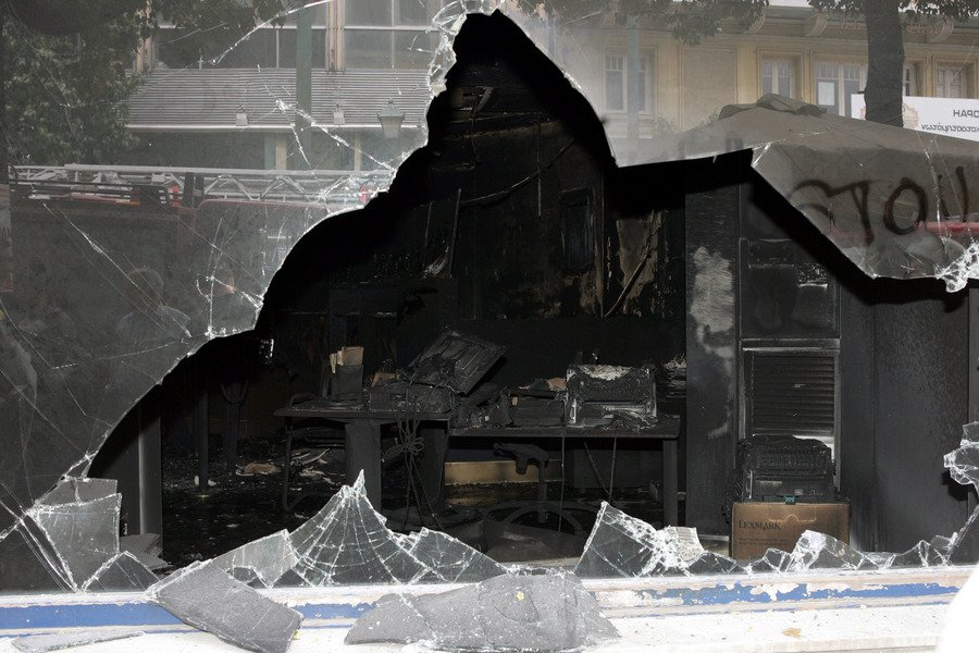 Η τραγωδία της Marfin που συγκλόνισε το πανελλήνιο [εικόνες-βίντεο] | iefimerida.gr 0