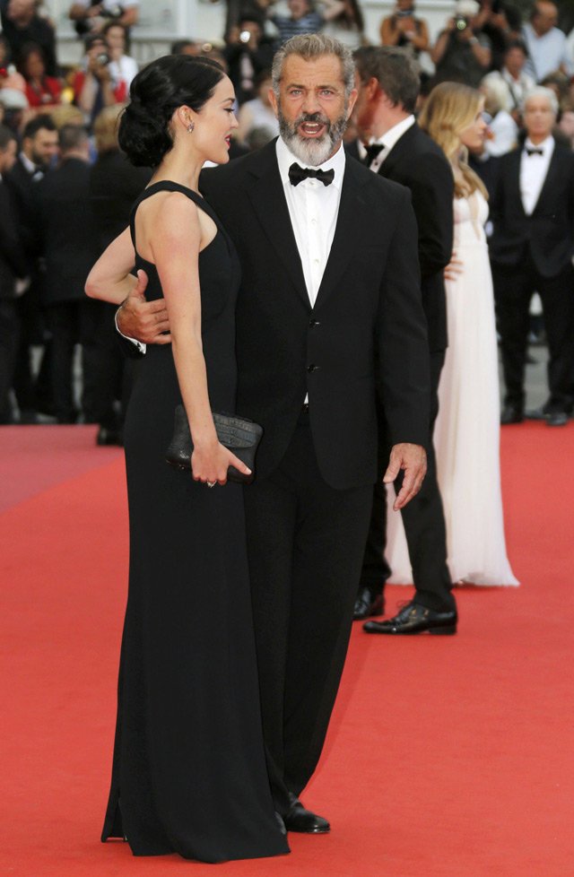 Κάννες: Ο Μελ Γκίμπσον με γυναίκα-τρόπαιο 25 ετών στο Φεστιβάλ [εικόνες] | iefimerida.gr 2