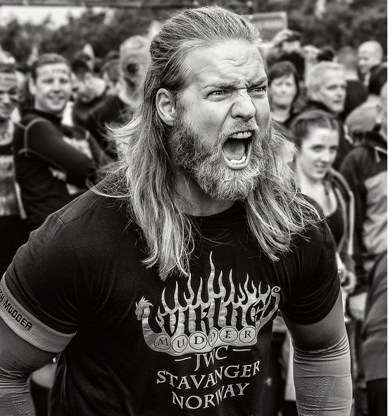 Σύγχρονος Βίκινγκ -Νορβηγός αξιωματικός του Ναυτικού με ιδιαίτερη ομορφιά σπάει το Instagram [εικόνες] | iefimerida.gr 3