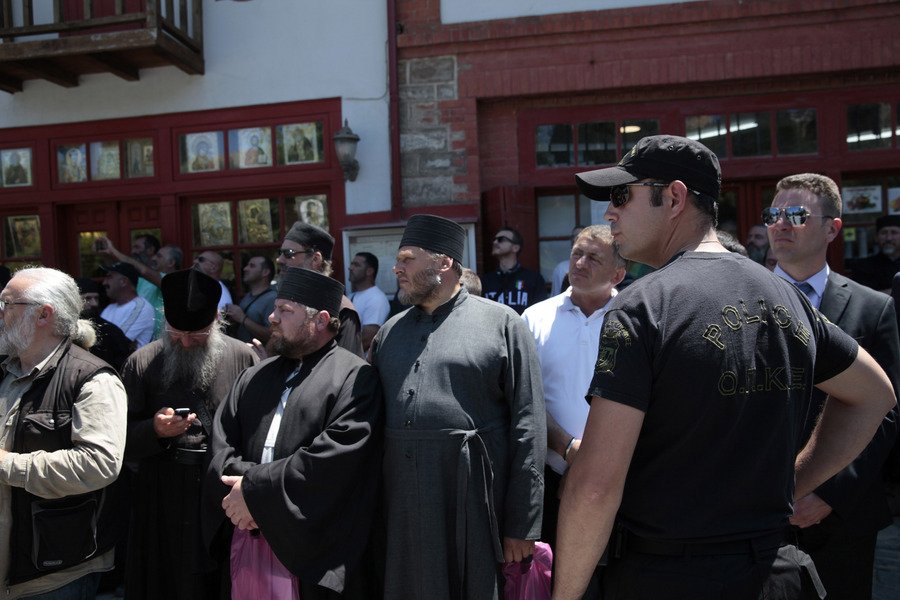 Στο μοναστήρι του Αγιου Παντελεήμονα έφτασε ο Πούτιν [εικόνες & βίντεο] | iefimerida.gr 19