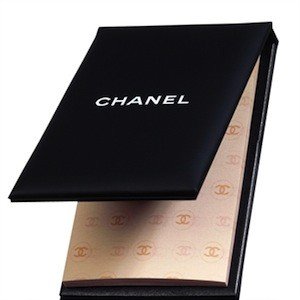 Τα κόλπα των γυναικών για να μην ρέει ο ιδρώτας ποτάμι [εικόνες] | iefimerida.gr 1