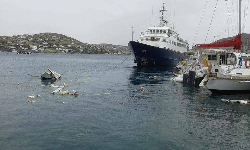 Καπετάνιος για κλάματα -Τουριστικό σκάφος έπεσε πάνω σε ιστιοπλοϊκό και καταμαράν στην Πάρο [εικόνες] | iefimerida.gr 2