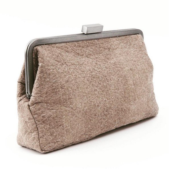 Ισπανίδα φτιάχνει τσάντες και παπούτσια από «δέρμα» ανανά και κάνει θραύση [εικόνες] | iefimerida.gr 2