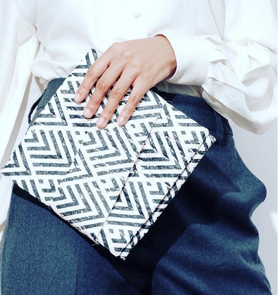 Ισπανίδα φτιάχνει τσάντες και παπούτσια από «δέρμα» ανανά και κάνει θραύση [εικόνες] | iefimerida.gr 5