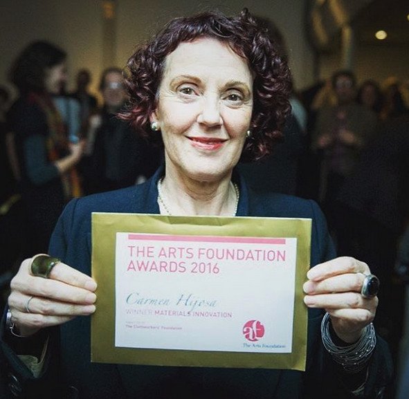 Ισπανίδα φτιάχνει τσάντες και παπούτσια από «δέρμα» ανανά και κάνει θραύση [εικόνες] | iefimerida.gr 1