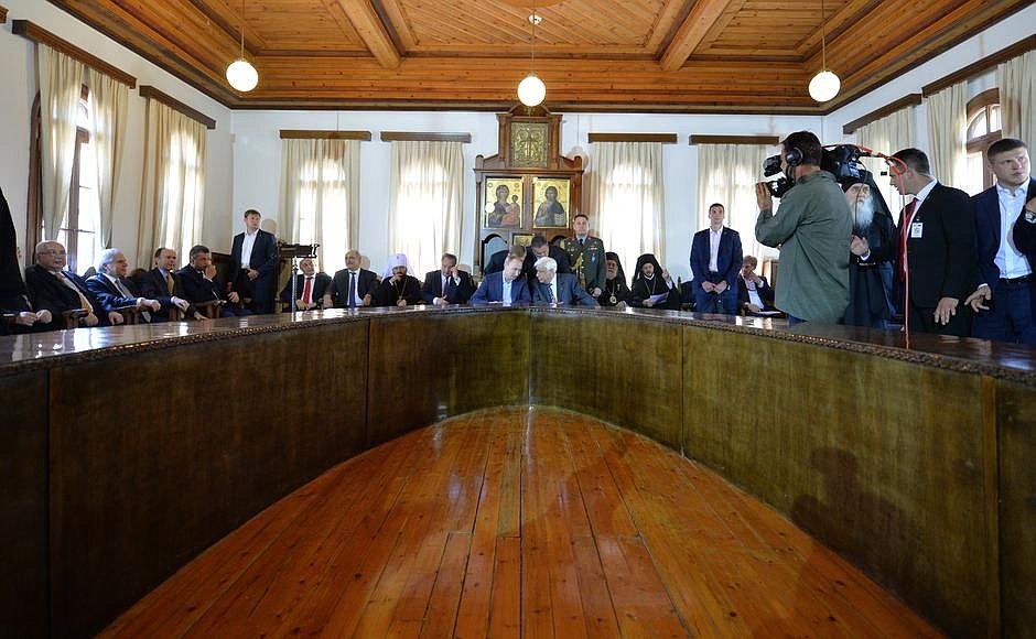 Οι συγκλονιστικές φωτογραφίες που ανέβασε το Κρεμλίνο από την επίσκεψη Πούτιν στο Αγιο Ορος [εικόνες] | iefimerida.gr 18