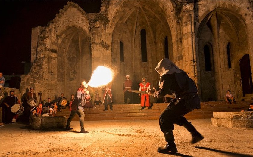 Ιππότες και Μάγισσες στην Ρόδο: Ανοιξε τις πύλες του το 10 Μεσαιωνικό Φεστιβάλ [εικόνες] | iefimerida.gr 8