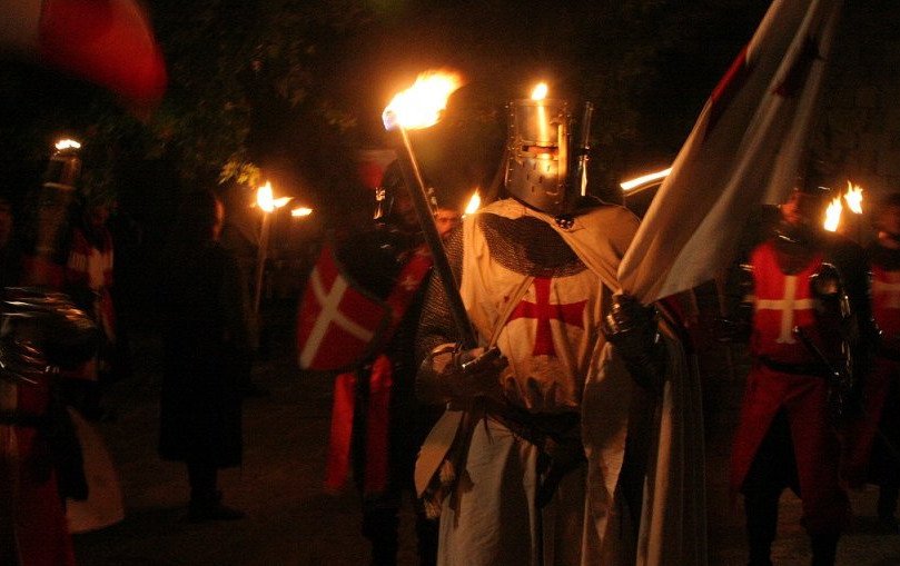 Ιππότες και Μάγισσες στην Ρόδο: Ανοιξε τις πύλες του το 10 Μεσαιωνικό Φεστιβάλ [εικόνες] | iefimerida.gr 2