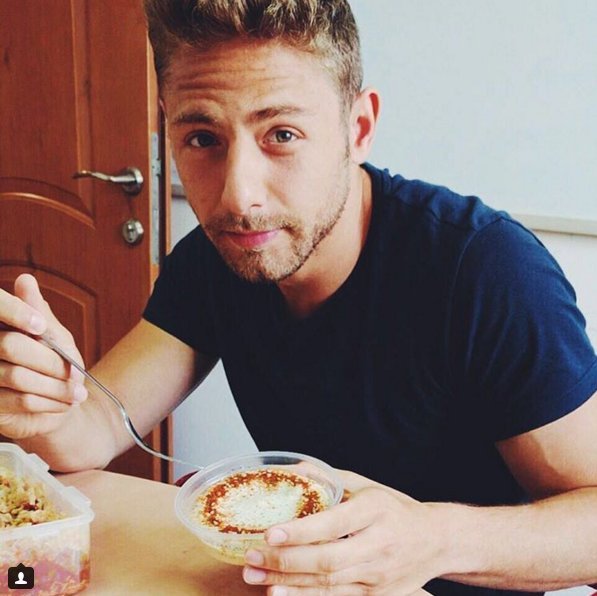 «Καυτοί» άνδρες με χούμους «τρελαίνουν» το Instagram [εικόνες] | iefimerida.gr 12