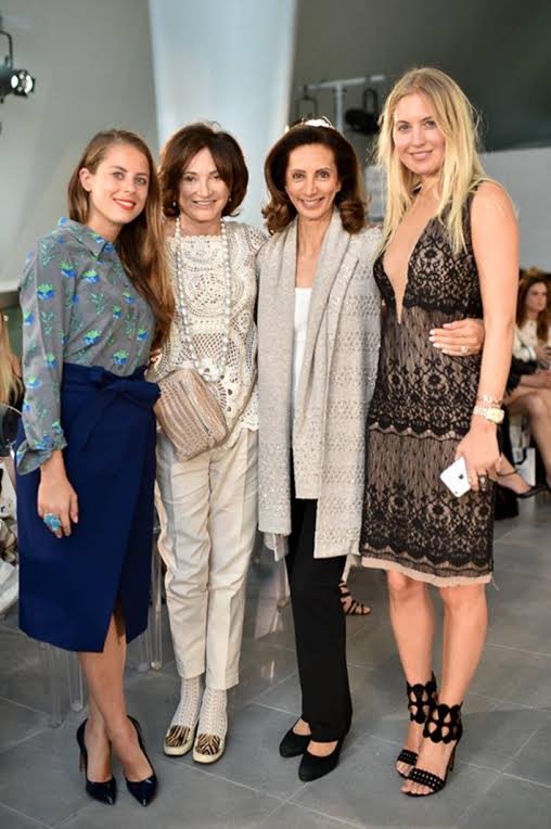 Ενα «αγγελάκι» πρωταγωνίστρια στο σόου της Σήλιας Κριθαριώτη στο Λονδίνο [εικόνες] | iefimerida.gr 11