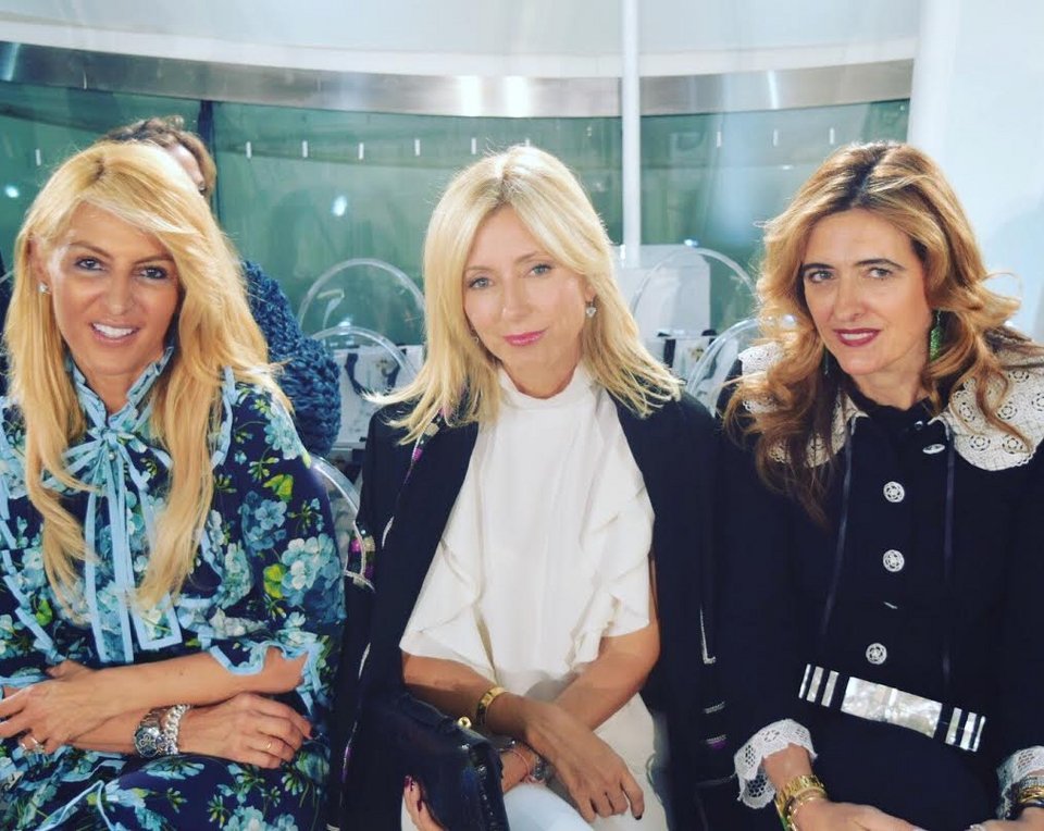 Ενα «αγγελάκι» πρωταγωνίστρια στο σόου της Σήλιας Κριθαριώτη στο Λονδίνο [εικόνες] | iefimerida.gr 4