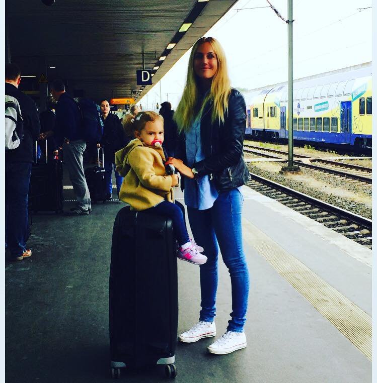 Αγνώριστη η Χουρέμ από τον «Σουλεϊμάν» -Η νέα ζωή στη Γερμανία με την κόρη της [εικόνες]  | iefimerida.gr 1