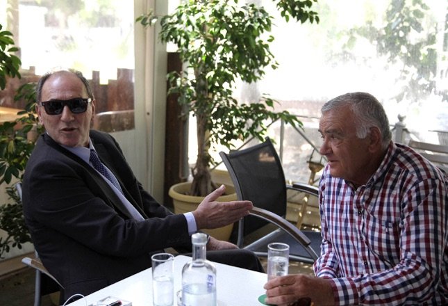 Στιγμές χαλάρωσης του Γιώργου Σταθάκη, μετά τη φοροκαταιγίδα στη Βουλή [εικόνες] | iefimerida.gr 0