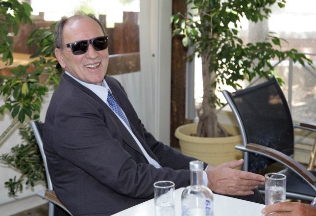 Στιγμές χαλάρωσης του Γιώργου Σταθάκη, μετά τη φοροκαταιγίδα στη Βουλή [εικόνες] | iefimerida.gr 1