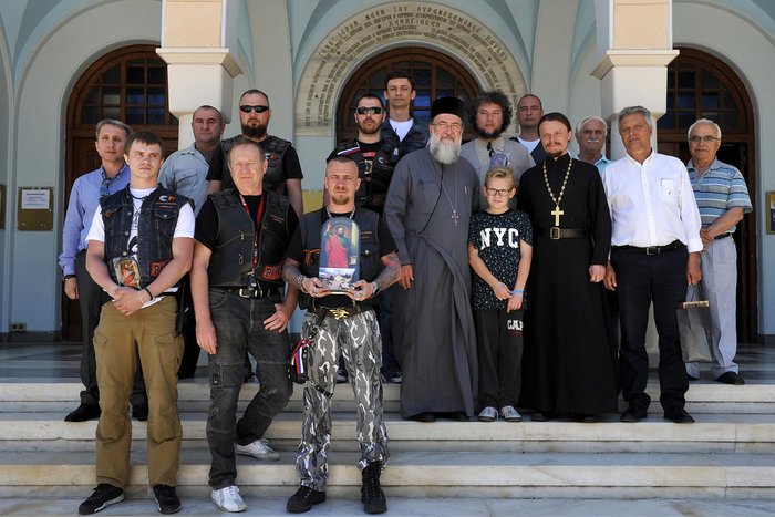 Μηχανόβιοι με τατουάζ στην εκκλησία:  Για προσκύνημα στην Κόρινθο οι «Λύκοι της Νύχτας» του Πούτιν [εικόνες] | iefimerida.gr 5