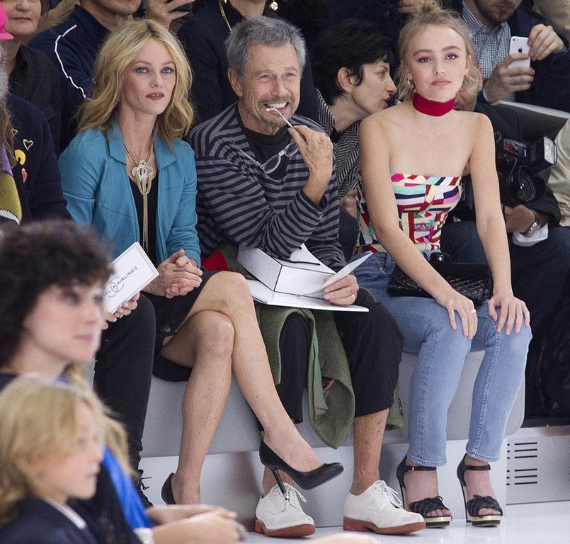 Η κόρη του Τζόνι Ντεπ -Η λολίτα που προκαλεί πυρετό στις Κάννες [εικόνες] | iefimerida.gr 7