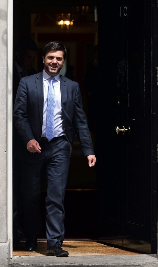 O αντίπαλος του Μπόρις Τζόνσον: Νέος, ωραίος, μεγάλωσε σε εργατικές κατοικίες [εικόνες] | iefimerida.gr 3