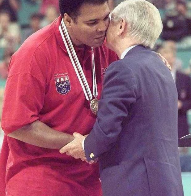 Μοχάμεντ Αλι: Η ιστορία ενός θρύλου, που ξεκίνησε με ένα κλεμμένο ποδήλατο [εικόνες] | iefimerida.gr 2