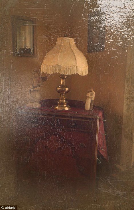 Τρομακτική διαμονή: Υπνος σε στοιχειωμένες βίλες, γραφεία τελετών, δωμάτια φρενοκομείου [εικόνες] | iefimerida.gr 1