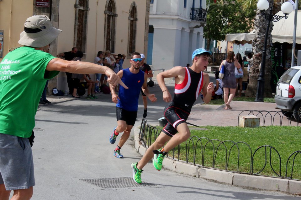 Εκπληκτικές εικόνες από το Ναύπλιο -Οι αγώνες του τριάθλου [εικόνες] | iefimerida.gr 1