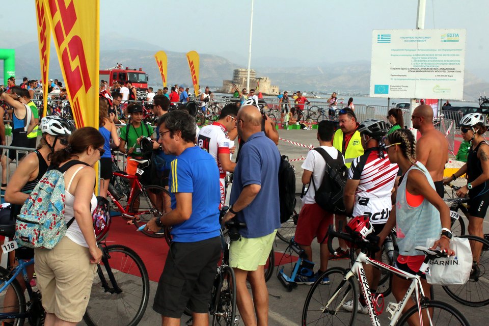 Εκπληκτικές εικόνες από το Ναύπλιο -Οι αγώνες του τριάθλου [εικόνες] | iefimerida.gr 11