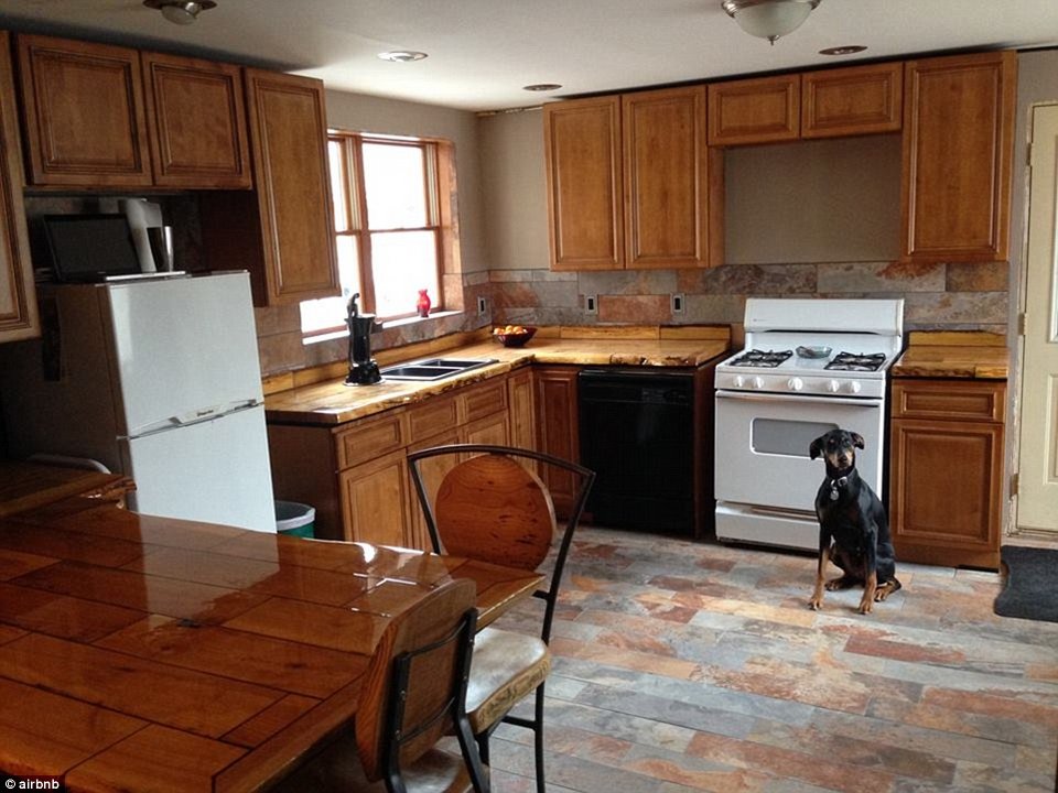 Τρομακτική διαμονή: Υπνος σε στοιχειωμένες βίλες, γραφεία τελετών, δωμάτια φρενοκομείου [εικόνες] | iefimerida.gr 8