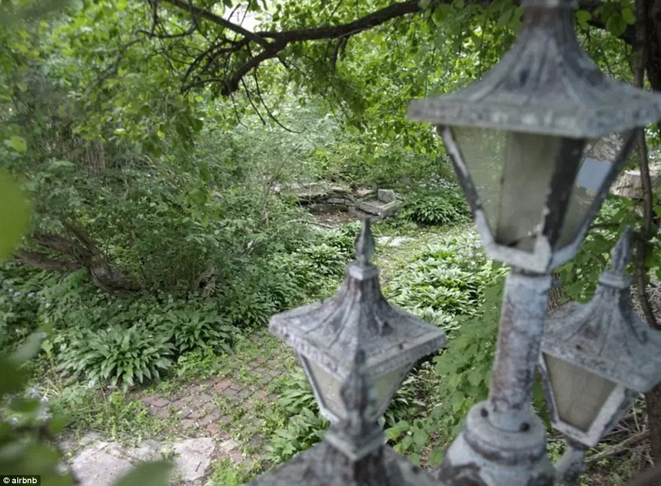 Τρομακτική διαμονή: Υπνος σε στοιχειωμένες βίλες, γραφεία τελετών, δωμάτια φρενοκομείου [εικόνες] | iefimerida.gr 10