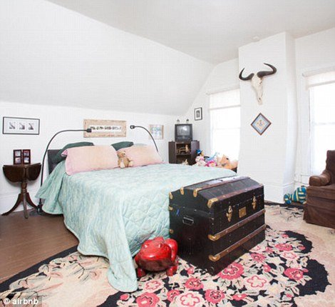 Τρομακτική διαμονή: Υπνος σε στοιχειωμένες βίλες, γραφεία τελετών, δωμάτια φρενοκομείου [εικόνες] | iefimerida.gr 11