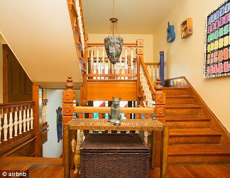 Τρομακτική διαμονή: Υπνος σε στοιχειωμένες βίλες, γραφεία τελετών, δωμάτια φρενοκομείου [εικόνες] | iefimerida.gr 14