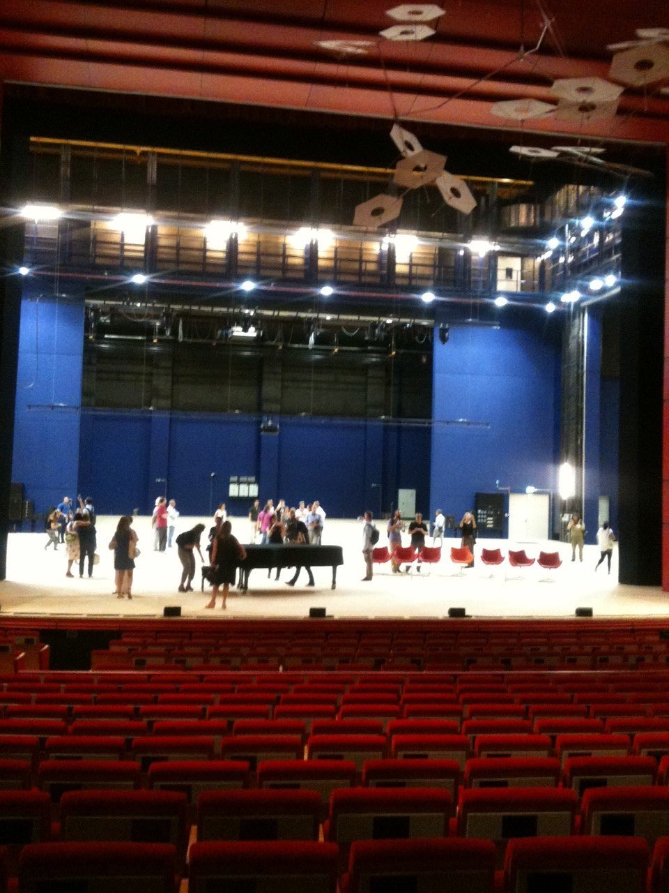 Εντυπωσιάζει: Ξενάγηση στο Κέντρο Πολιτισμού Σταύρος Νιάρχος [εικόνες] | iefimerida.gr 4