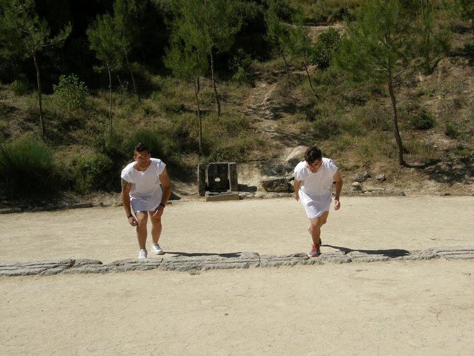 Νέμεοι Αγώνες: Αρχαία αθλητικά έθιμα αναβιώνουν στα αρχαίο στάδιο της Νεμέας [βίντεο] | iefimerida.gr 2