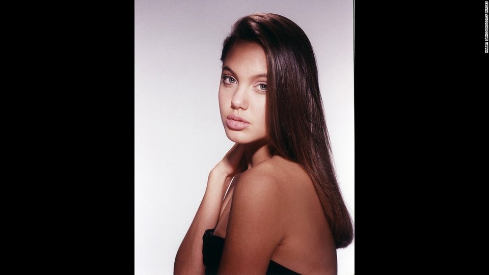 Η Αντζελίνα Τζολί στα 15 της -Ομορφιά εξωπλανητική [εικόνες] | iefimerida.gr 0