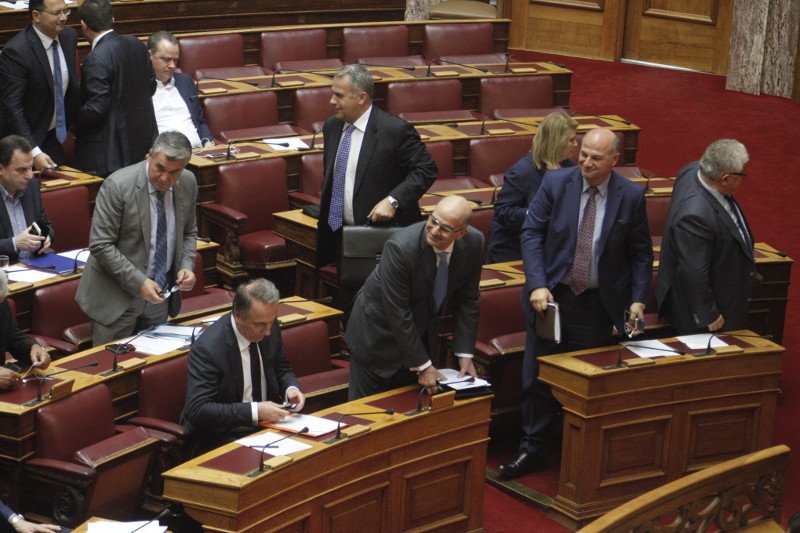 Αποχώρησε η ΝΔ από τη Βουλή -Λόγω της τροπολογίας για τις offshore | iefimerida.gr 0