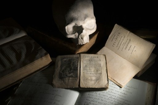 Ακόμη και η πολυθρόνα του Μαρκήσιου ντε Σαντ ήταν πορνό -Πουλήθηκε σήμερα [εικόνες] | iefimerida.gr 2