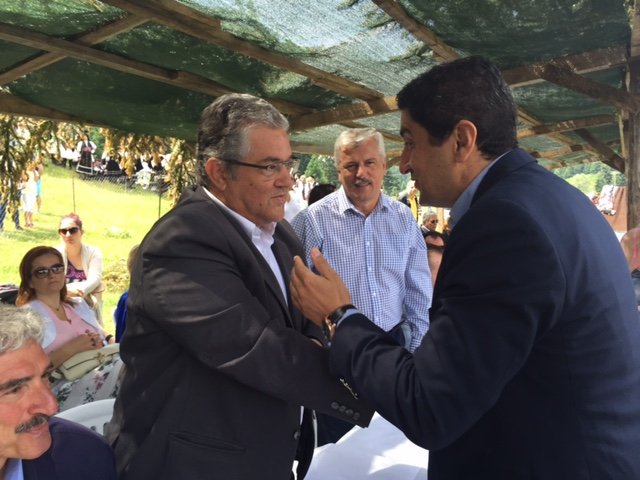 Το τετ α τετ Αυγενάκη-Κουτσούμπα για τον εκλογικό νόμο [εικόνες] | iefimerida.gr 0