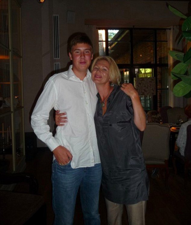 «Στραγγάλισα τη μάνα μου για να διώξω το διάβολο από μέσα της» -Απίστευτο έγκλημα στη Ρωσία [εικόνες]  | iefimerida.gr 0